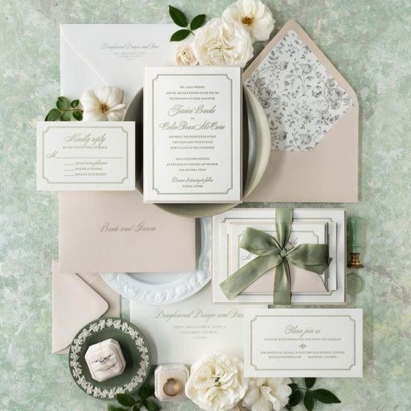 Wedding Invitations with Floral Elegance